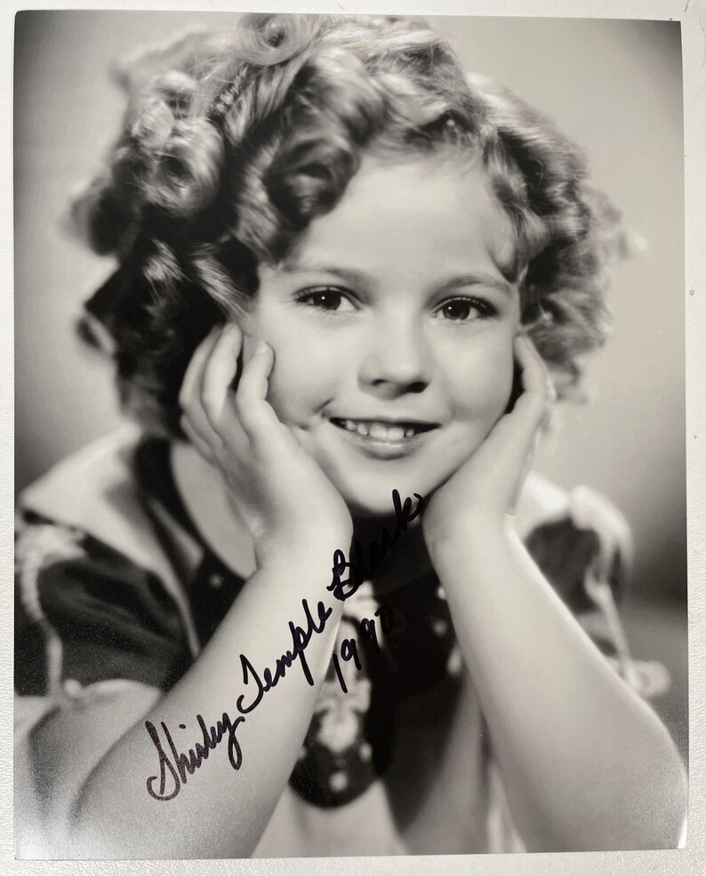 Shirley Temple Black (d. 2014) Signed Autographed Glossy 8x10 Photo Poster painting - COA Matching Holograms