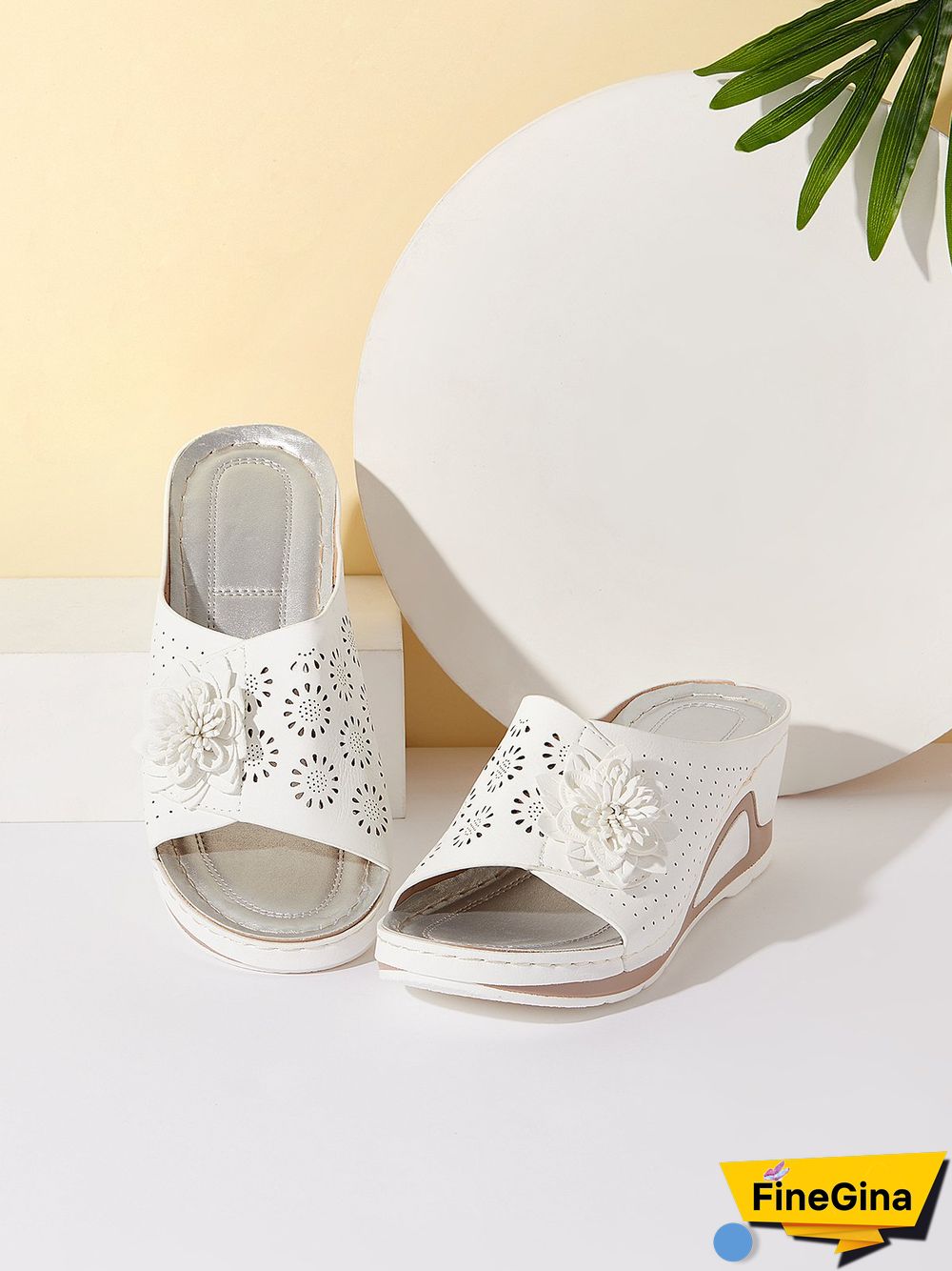 3D Floral Cutout Upper Vintage Bohemian Wedge Slippers