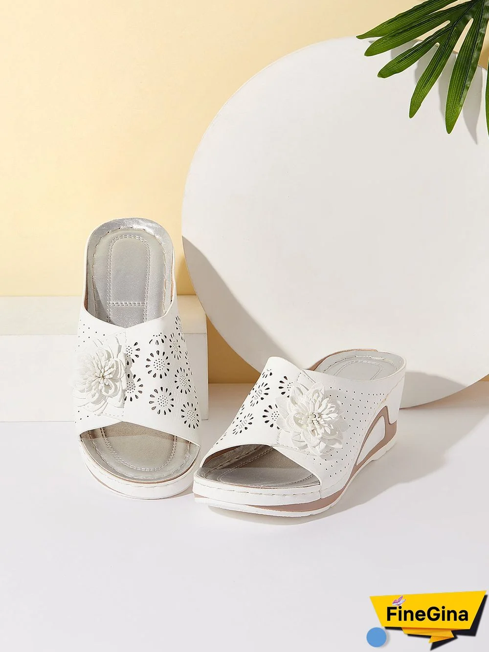 3D Floral Cutout Upper Vintage Bohemian Wedge Slippers