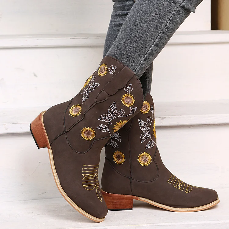 Floral Embroidery V Groove Chunky Heels Mid Calf Boots