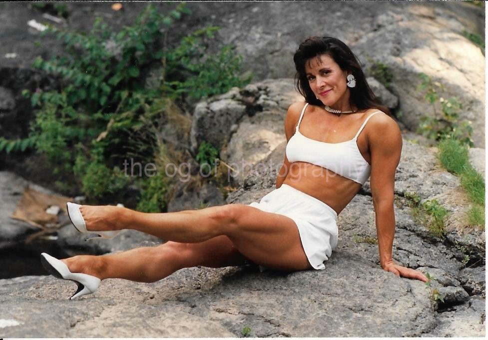 VERY PRETTY WOMAN 80's 90's FOUND Photo Poster painting Color FITNESS MODEL Original EN 110 17 J