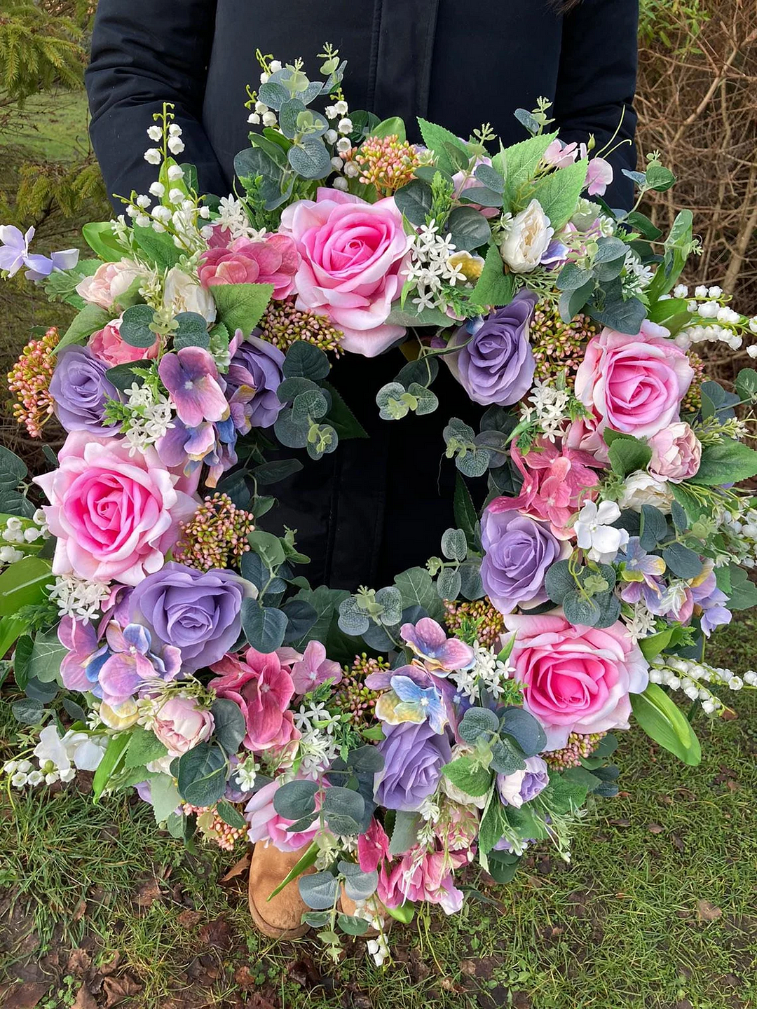 Get ready to give away a gorgeous pink rose🌷 wreath