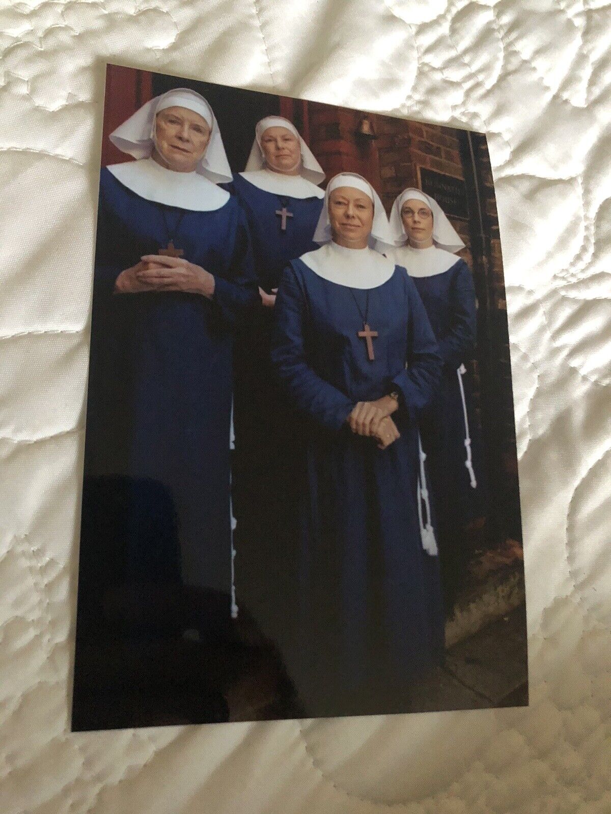 JENNY AGUTTER/ JUDY PARFITT & LAURA MAIN (CALL THE MIDWIFE) UNSIGNED Photo Poster painting- 6x4”