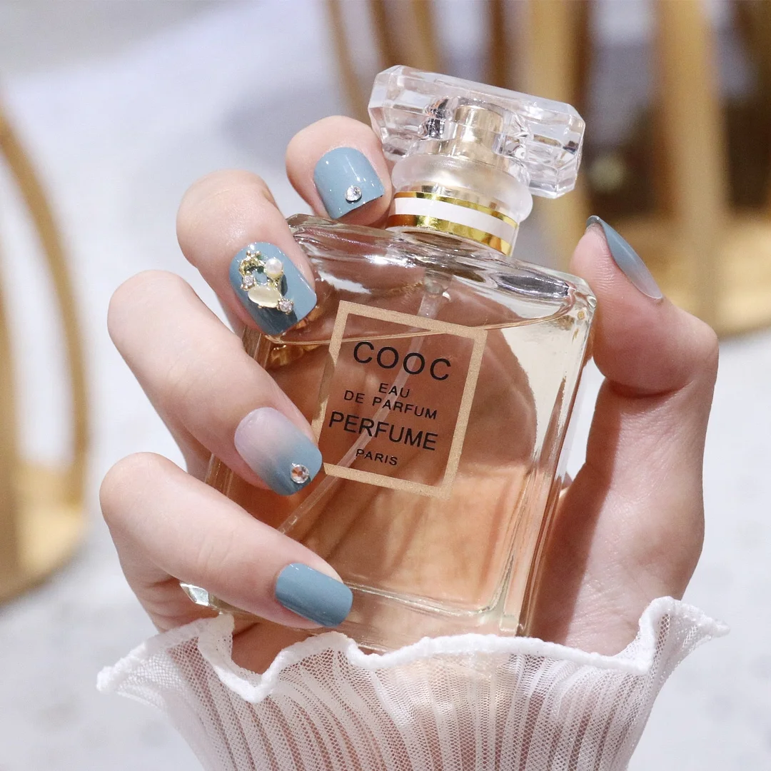 24 Pcs Nude Color nail tips Women Wearable  Fake press on Nails with Diamond Short Round Full Cover artificial nails with Glue-Nail Inspo