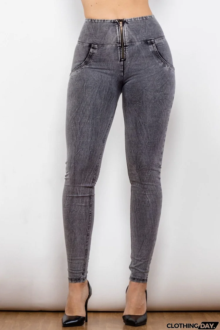 Zip Closure Skinny Jeans with Pockets