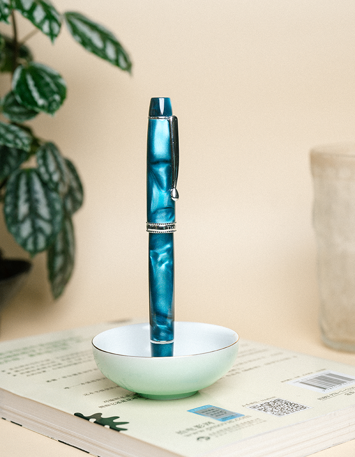 TIANZI T01Piston-filling Fountain Pen in Mysteryblue