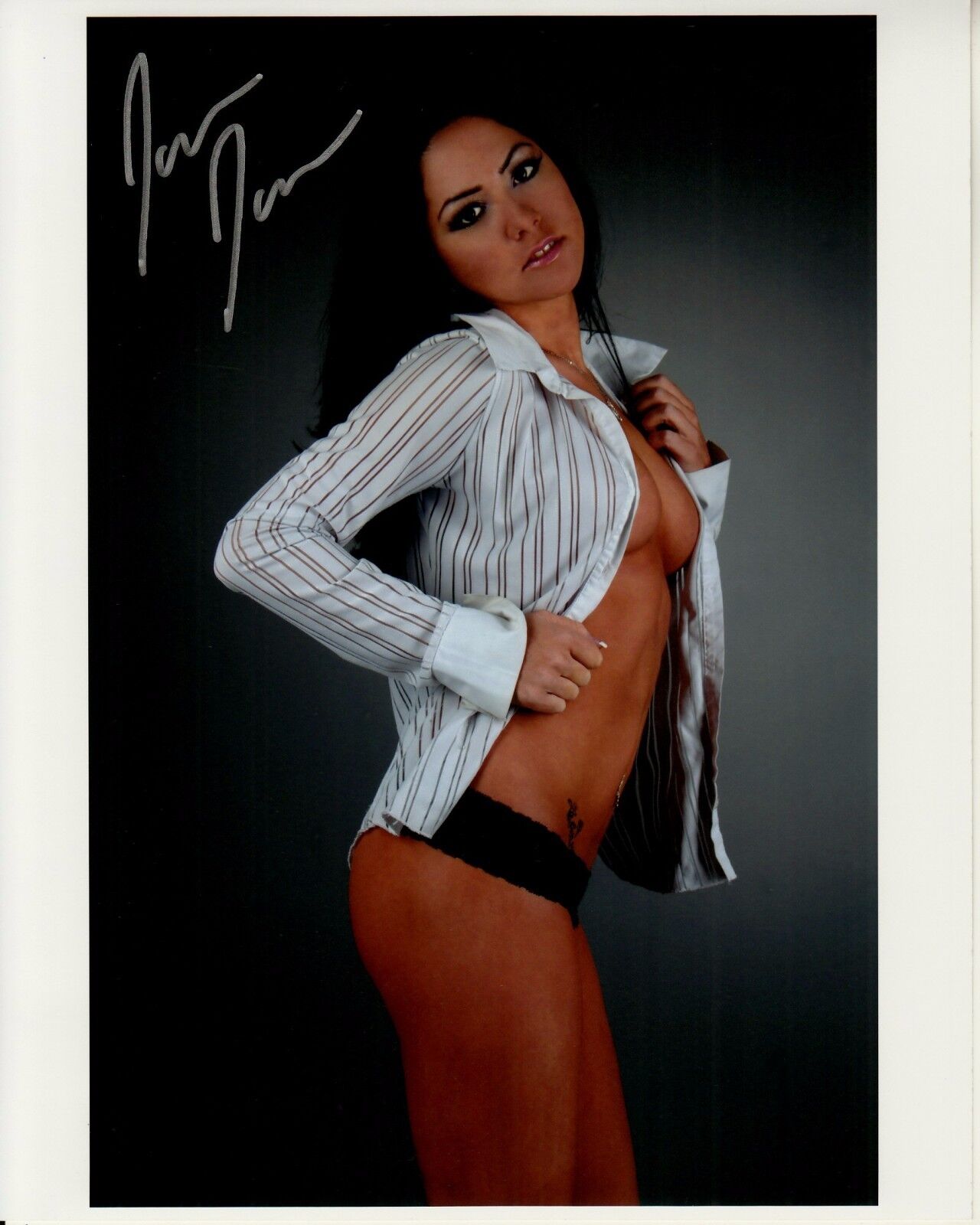 JAELYN JAMES hand-signed SEXY SULTRY NO BRA color 8x10 authentic w/ UACC RD COA