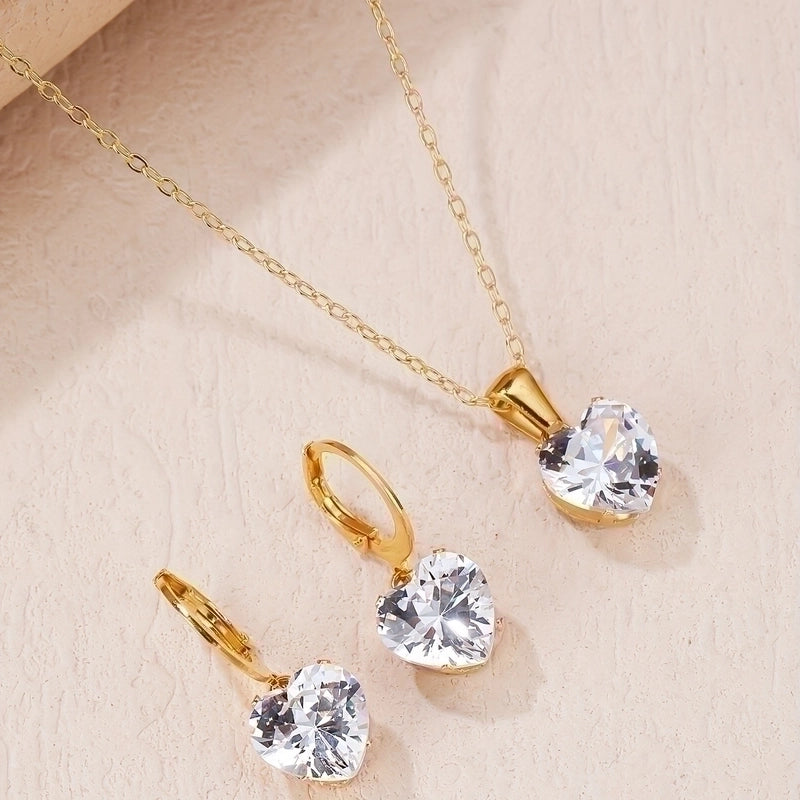 Luxurious Minimalist Heart Shape 304 Stainless Steel Zircon Gold Plated Plating Inlay Necklace