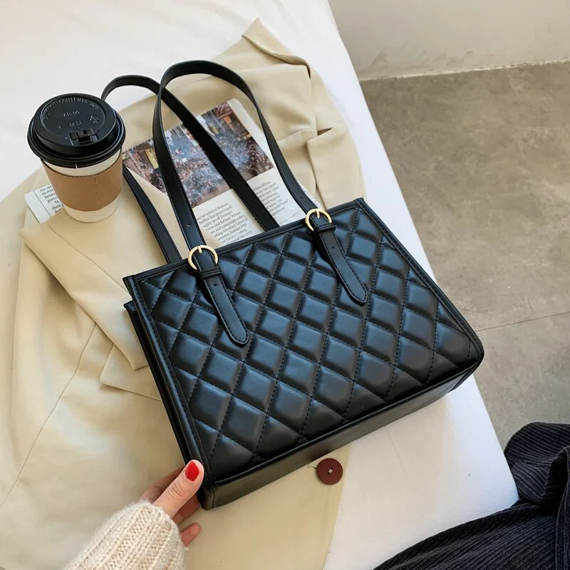 Luxury Brand Tote Bag 2022 Winter PU Leather Quilted Women's Designer Handbag Travel Shoulder Bag Travel Trending Hand Bag