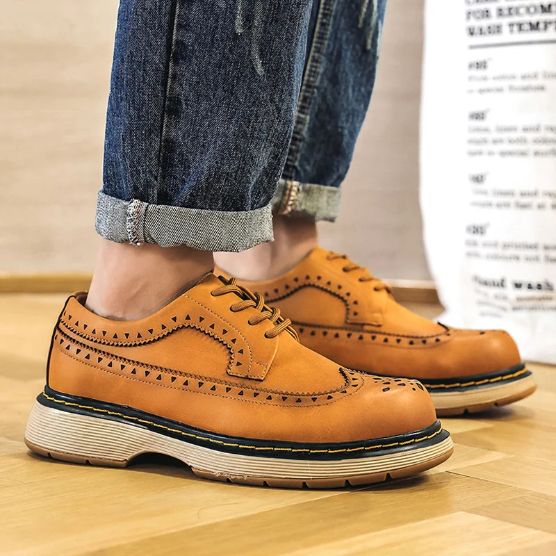 Vintage Brogue Carved Casual Shoes