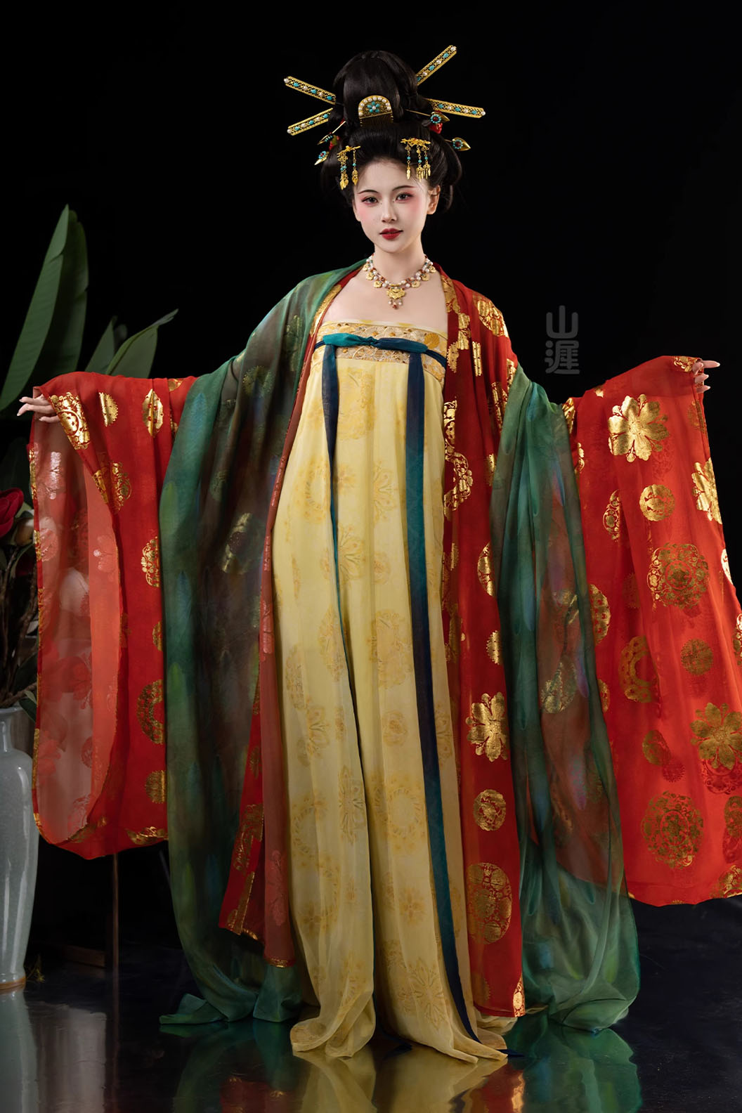 Tang dynasty hanfu Ruqun with wide-sleeved robe hanfu dress for spring - huarong 花容 Stupa Stones