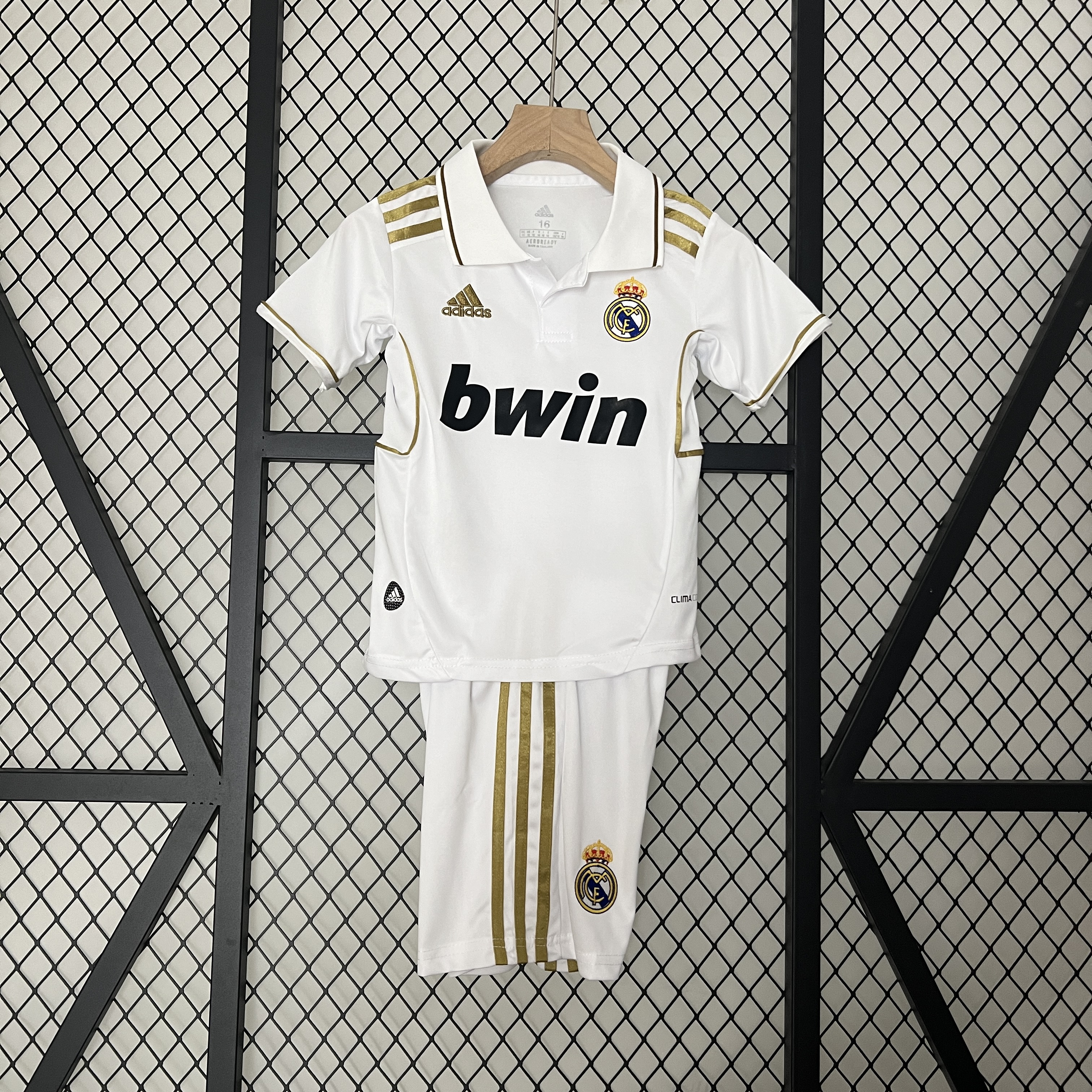 Retro Real Madrid 11-12 Home Stadium Kids Kit