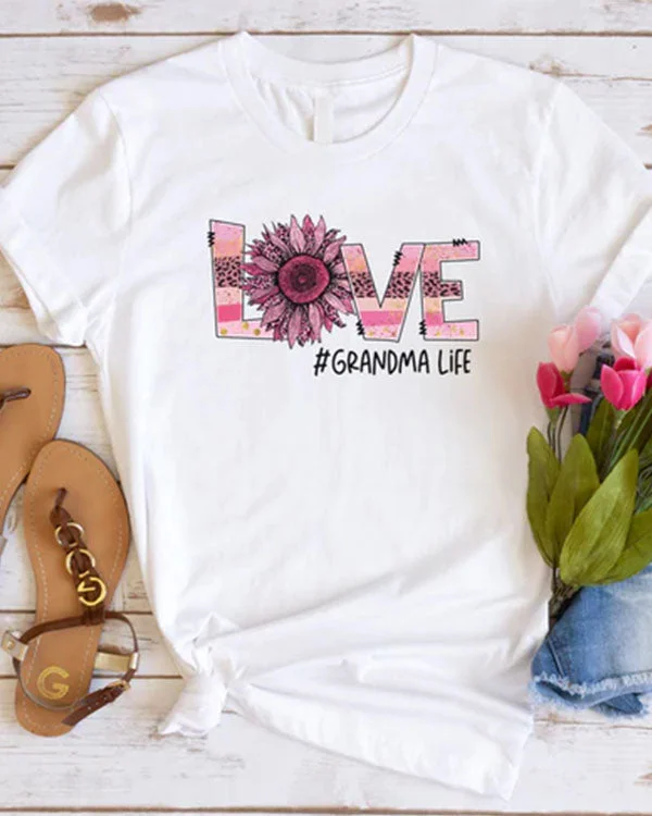 Love Grandma Tee