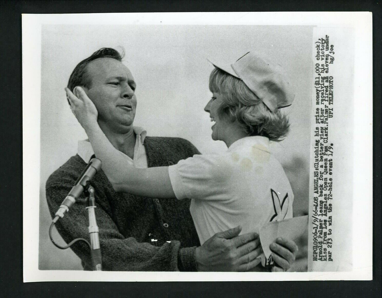 Arnold Palmer wins 1966 Los Angeles Open Golf Tournament Press Photo Poster painting Pam Clark