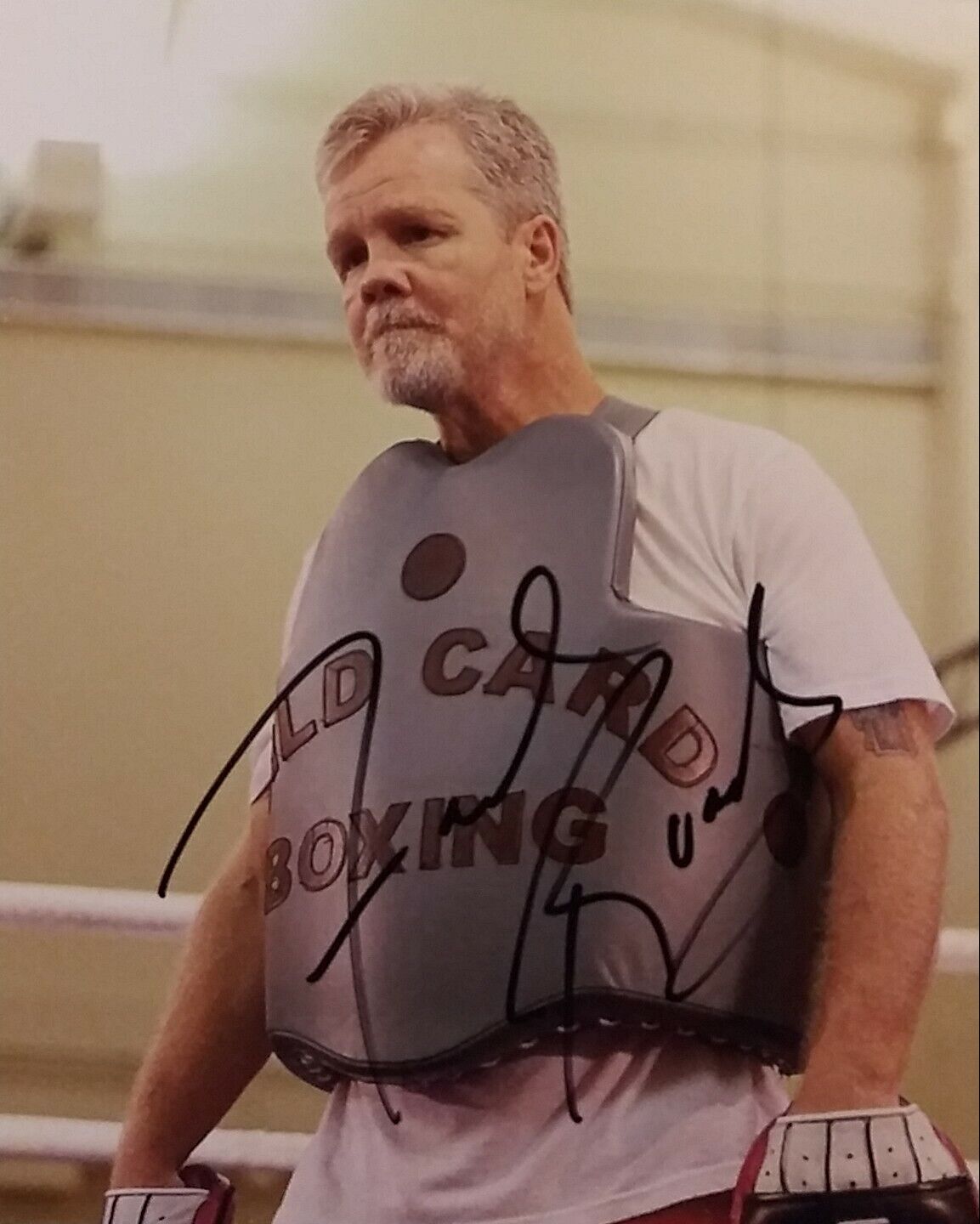 Freddie Roach signed 8x10