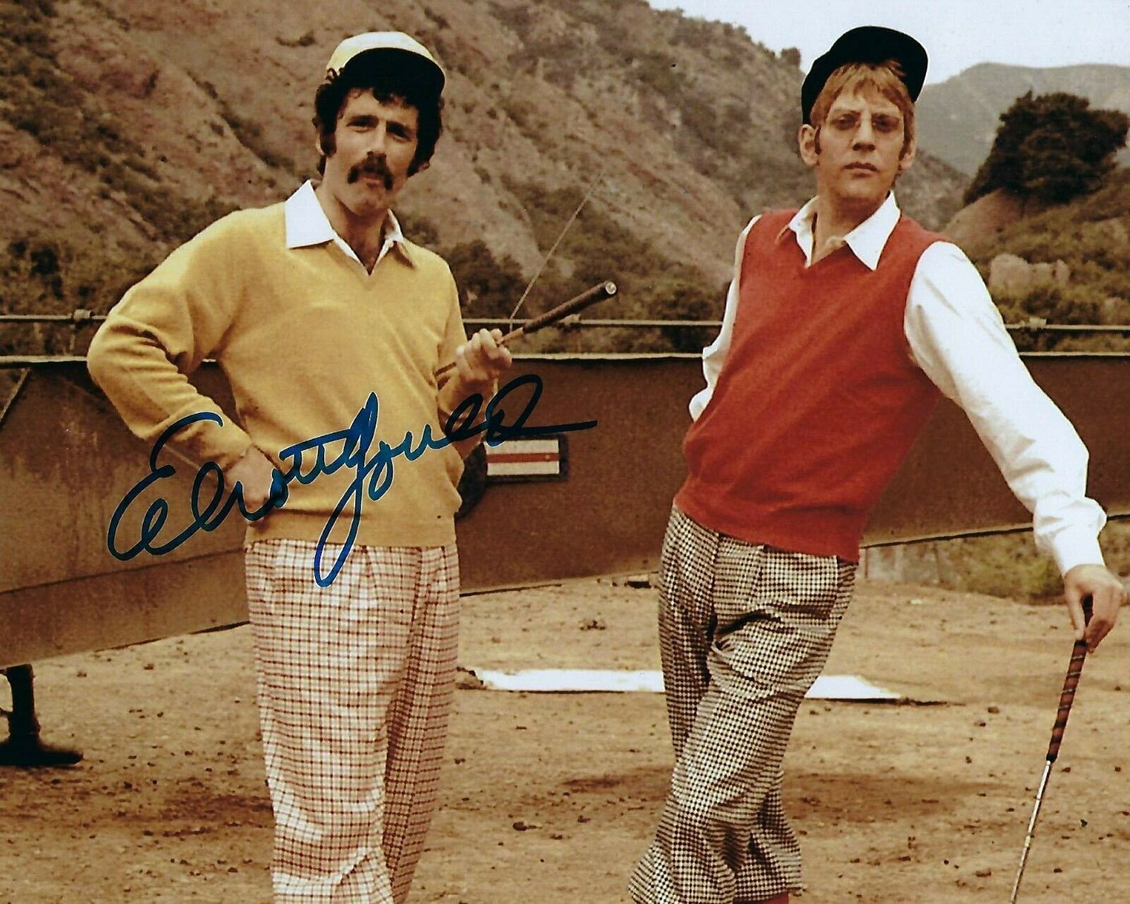 GFA Mash Trapper John McIntyre * ELLIOTT GOULD * Signed 8x10 Photo Poster painting E2 COA