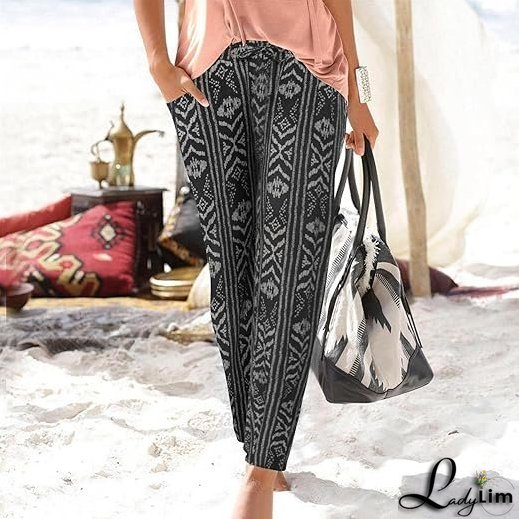 Fashionable and Minimalist winter garment