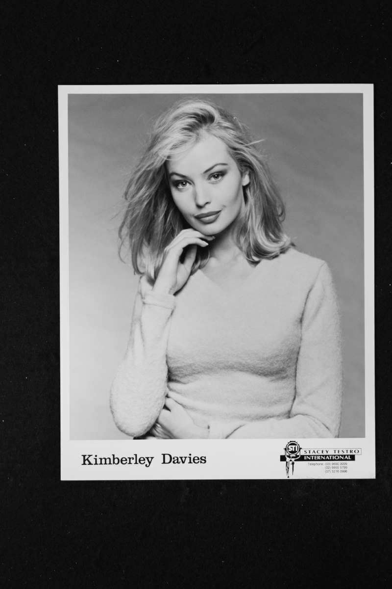 Kimberley Davies - 8x10 Headshot Photo Poster painting - Silk Stalkings