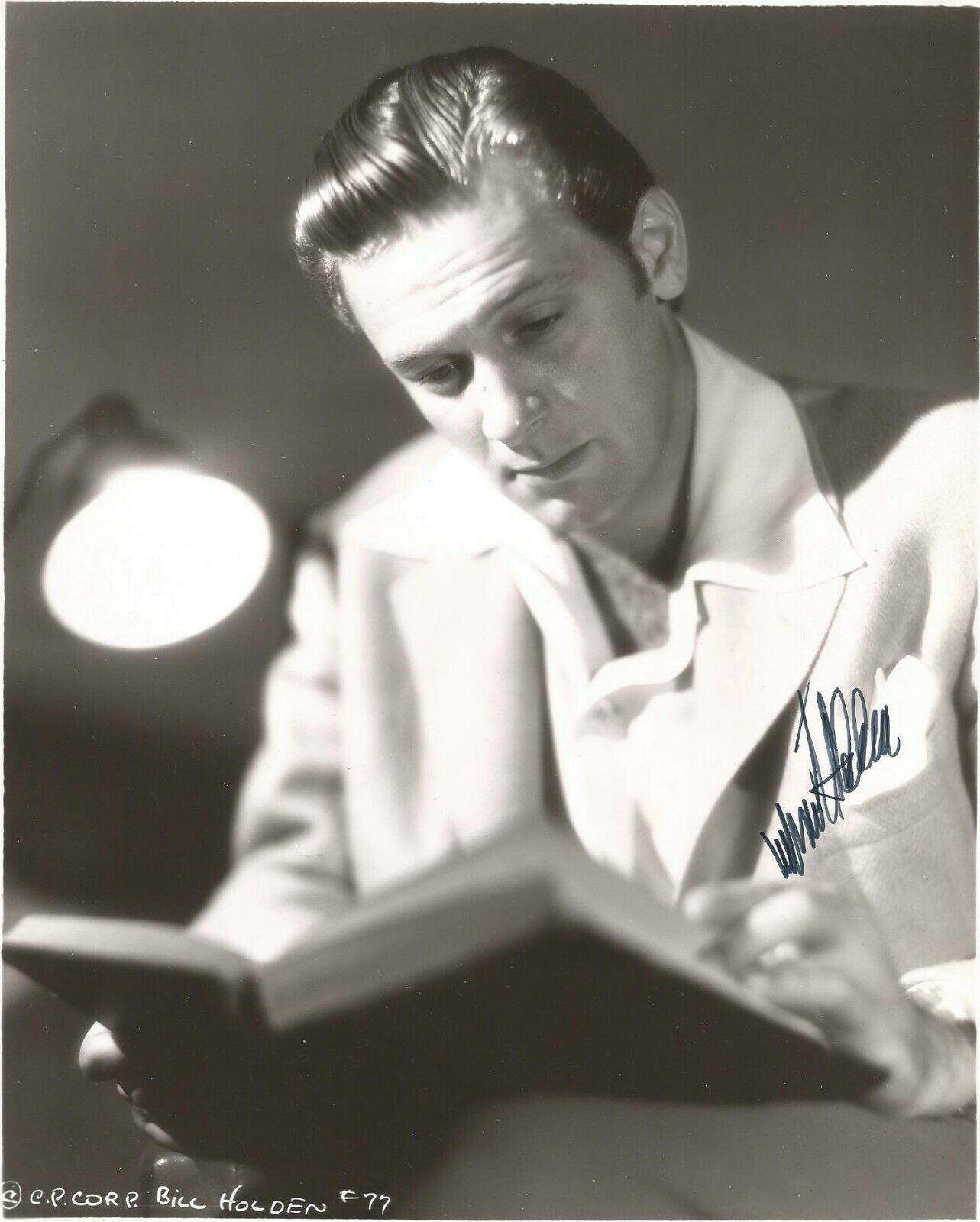 WILLIAM HOLDEN-SIGNED 8X10 GLOSSY Photo Poster painting-TOP ACTOR NOW DECEASED-READING A BOOK