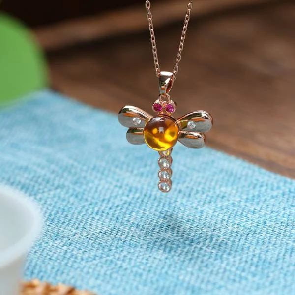 Natural Jade Fashion Dragonfly Pendant Necklace