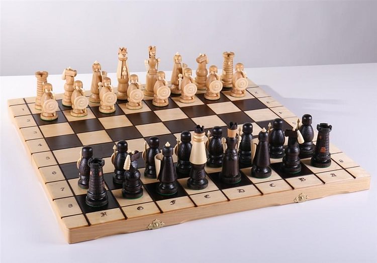 Large Magnat Style Chess Set With Storage