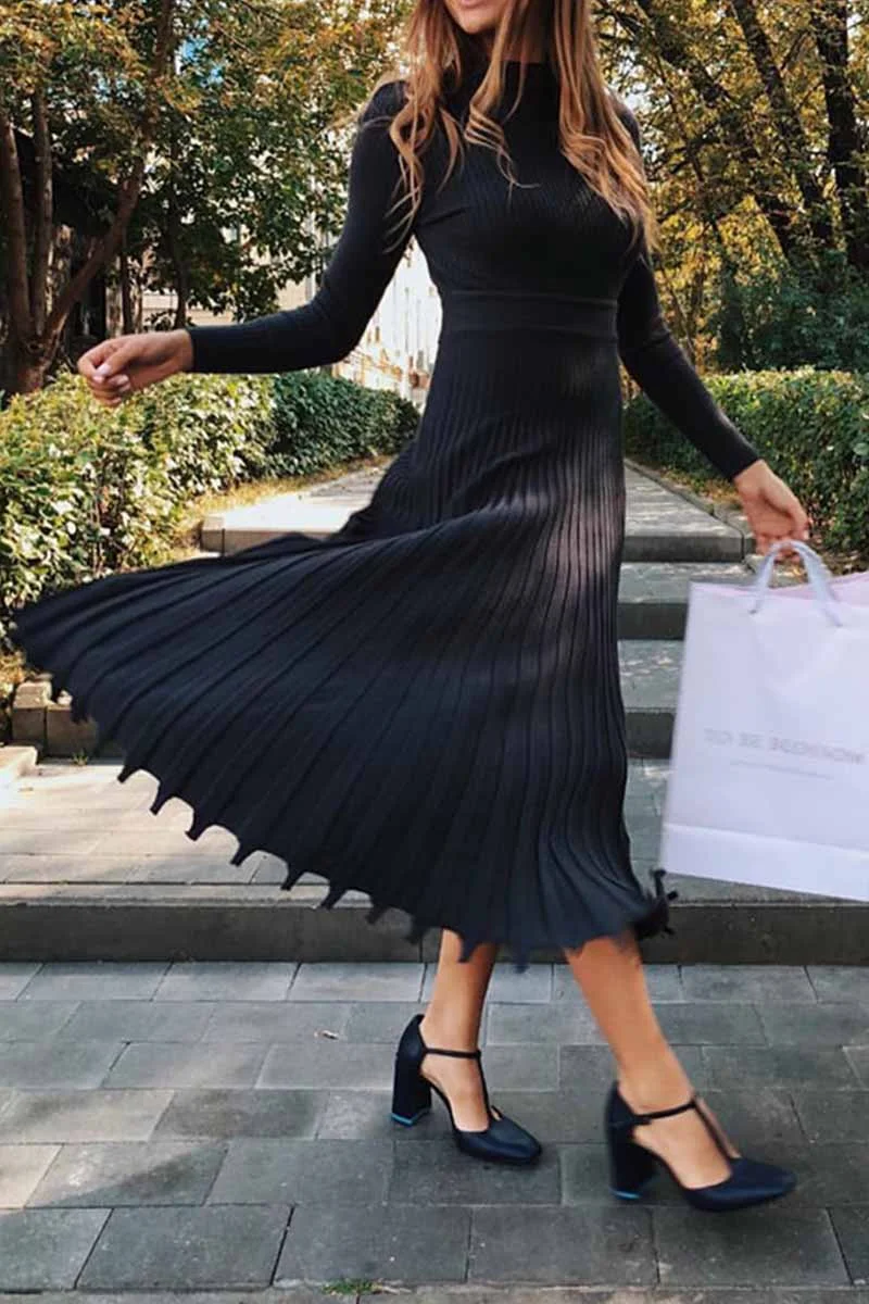 Solid Color Loose Pleated Knitted Midi Dresses