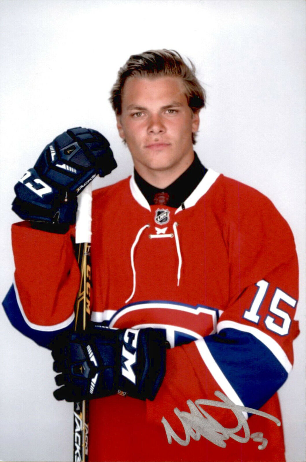 Noah Juulsen SIGNED 4x6 Photo Poster painting MONTREAL CANADIENS #2