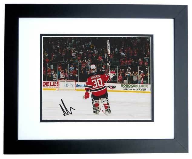 Martin Brodeur Signed - Autographed New Jersey Devils 8x10 inch Photo Poster painting - FRAMED