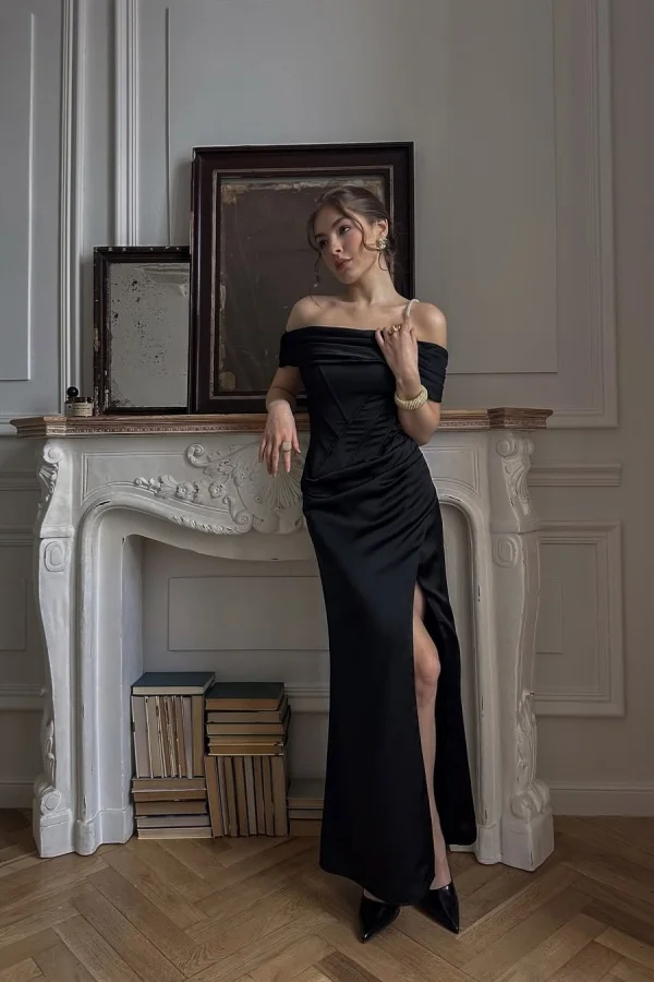 Elegant Black Off-The-Shoulder Split Prom Dress With One Pearl Strap ZT0787