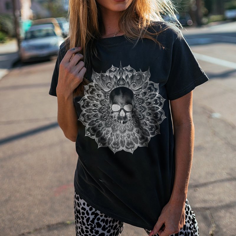 Fashionable skull print black T-shirt designer