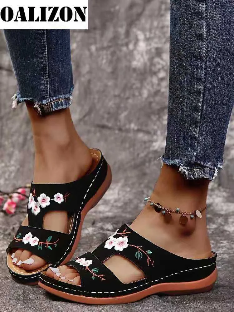 Summer Fashion Embroidered Women Peep Toe Slippers Stitching Shoes Woman Mid Wedge Platform Casual Flip Flops Sandals Lady Shoes