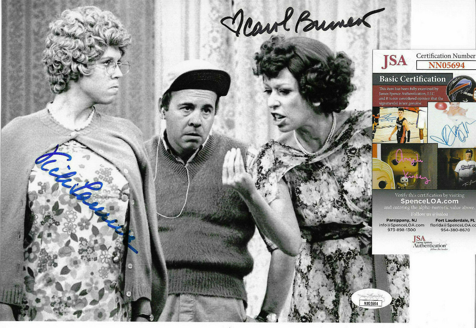 Carol Burnett & Vicki Lawrence Signed 8x10 Photo Poster painting Auto, Mama's Family, JSA COA