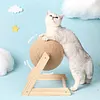 Griffoir Chat en Bois Massif avec Boule &agrave; Rouler Sisal