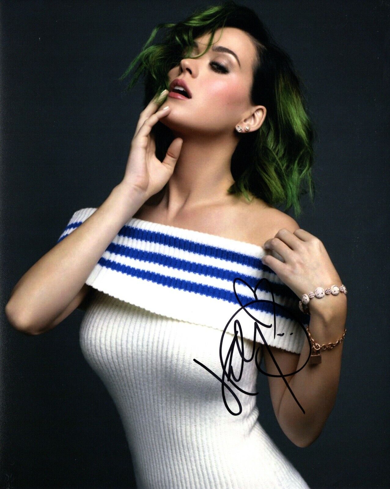 Katy Perry Signed - Autographed Sexy Singer 8x10 Photo Poster painting - American Idol Judge COA