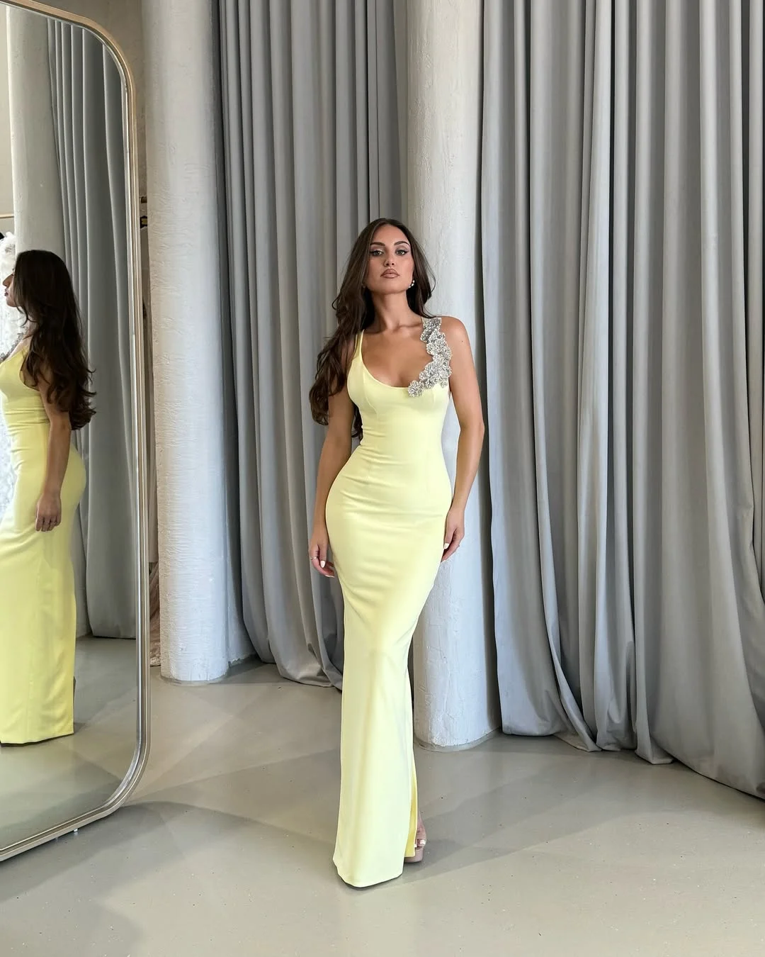 Elegant Daffodil Beadings Sleeveless Sheath Prom Dress YK0213