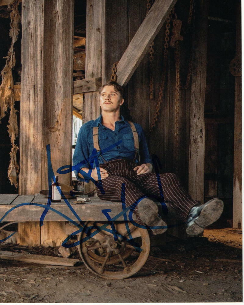 GARRETT HEDLUND SIGNED AUTOGRAPH 8X10 Photo Poster painting - STUD, HOT, MUDBOUND, FOUR BROTHERS