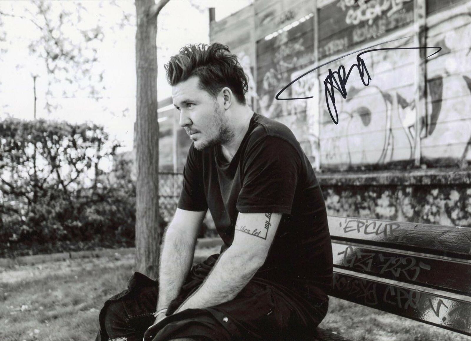 SINGER_SONGWRITER Jarryd James autograph, In-Person signed Photo Poster painting