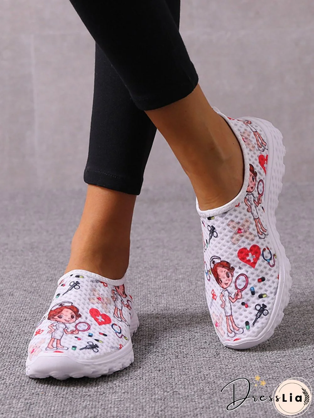 Nurse Fighting Epidemic Print Breathable Tulle Mesh Lightweight Sneakers