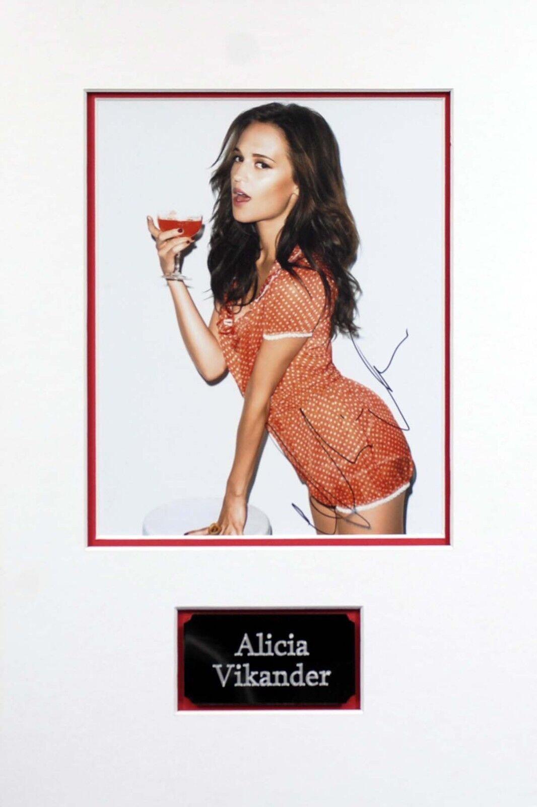 Alicia VIKANDER Signed & Mounted 10x8 Photo Poster painting AFTAL COA Sexy Hot Photo Poster paintingShoot