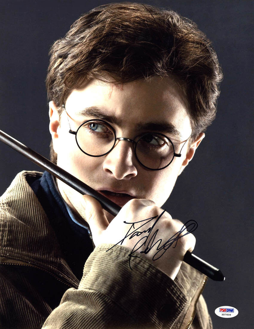 Daniel Radcliffe SIGNED 11x14 Photo Poster painting Harry Potter RARE PSA/DNA AUTOGRAPHED Wizard