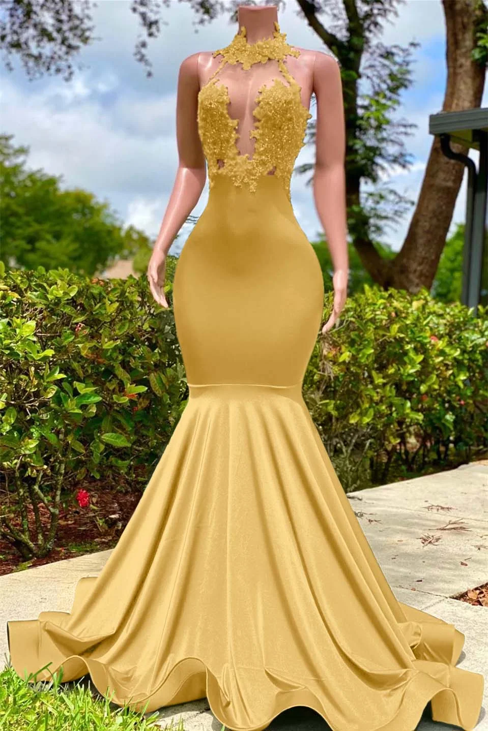Green Halter  Prom Dress Open Back Mermaid Sleeveless Sexy Appliques YL0111