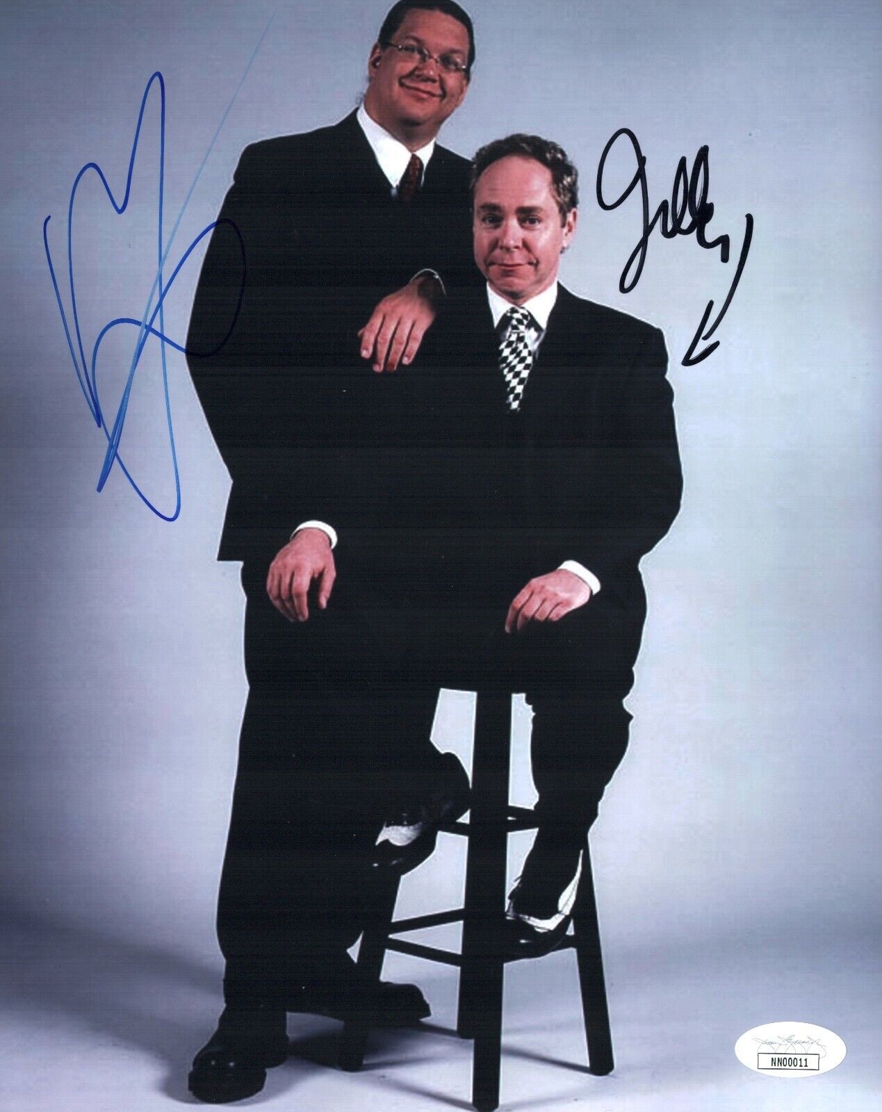 PENN & TELLER Signed LEGENDARY MAGICIANS 8x10 Photo Poster painting Autograph JSA COA