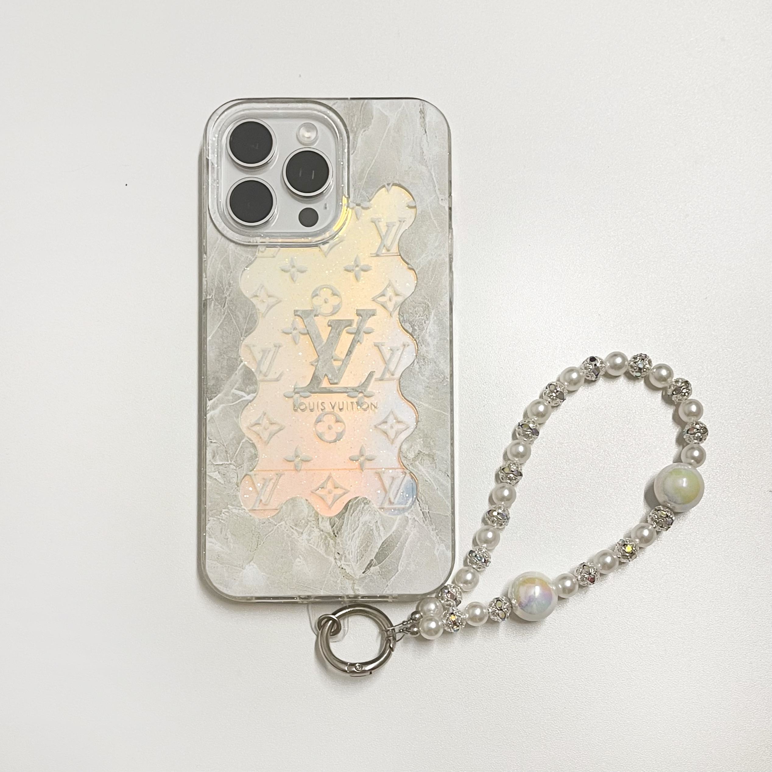 LV Laser Gradient Color Shell Pearl Bracelet Apple iPhone Case