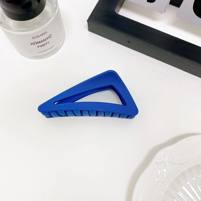 Women’s Minimalist Triangle Plastic Hair Claws