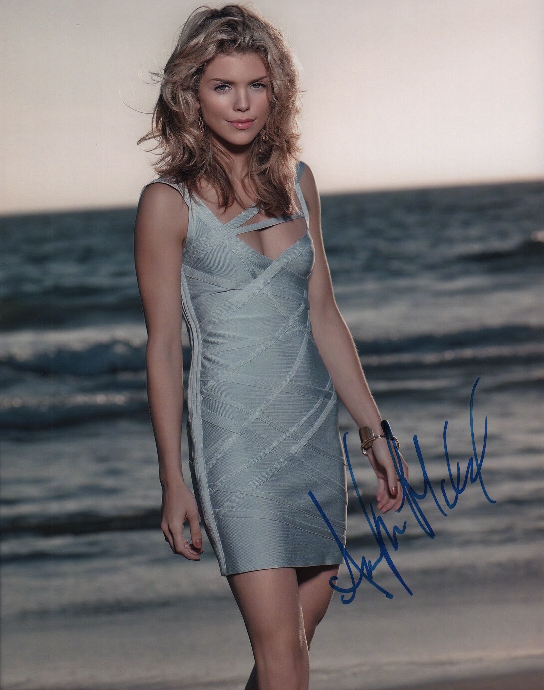 AnnaLynne McCord signed 11x14 Photo Poster painting