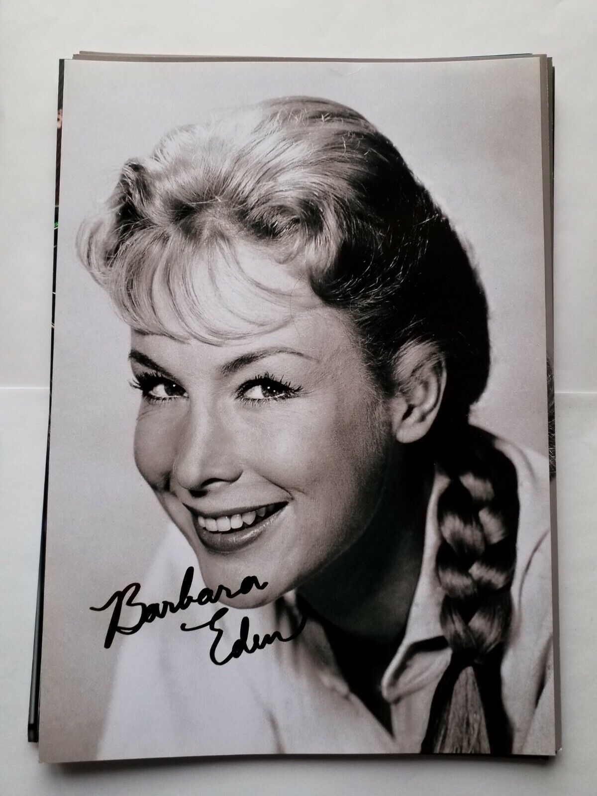 BARBARA EDEN Autographed Signed 11 3/4 x 8 1/4 Photo Poster painting - Actress