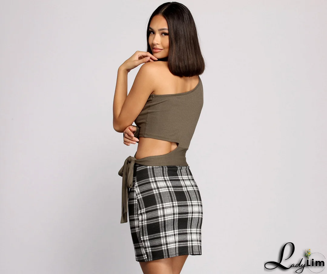 Single Sleeve Ribbed Crop Top