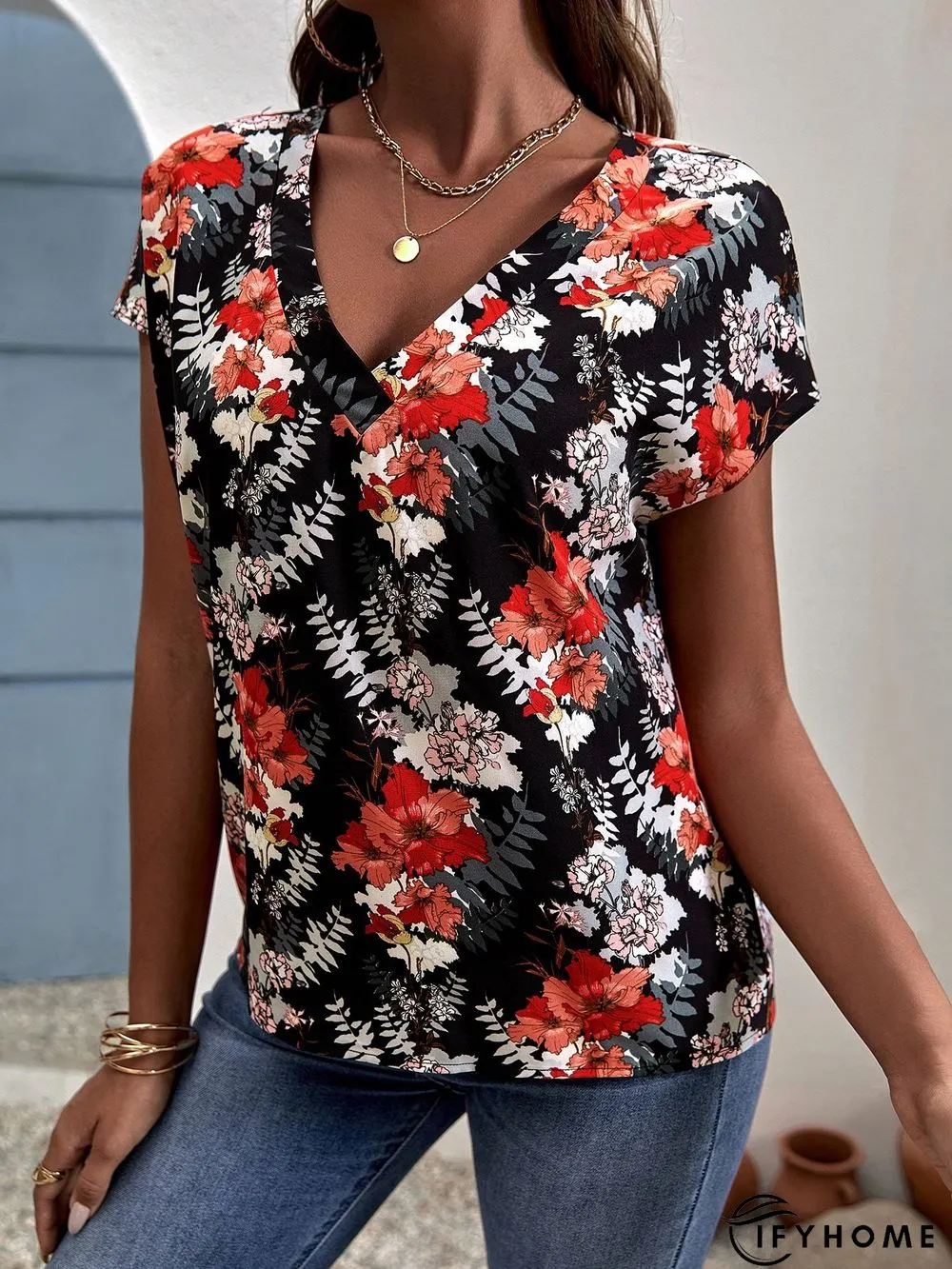 Regular Fit V Neck Casual Floral T-Shirt | IFYHOME