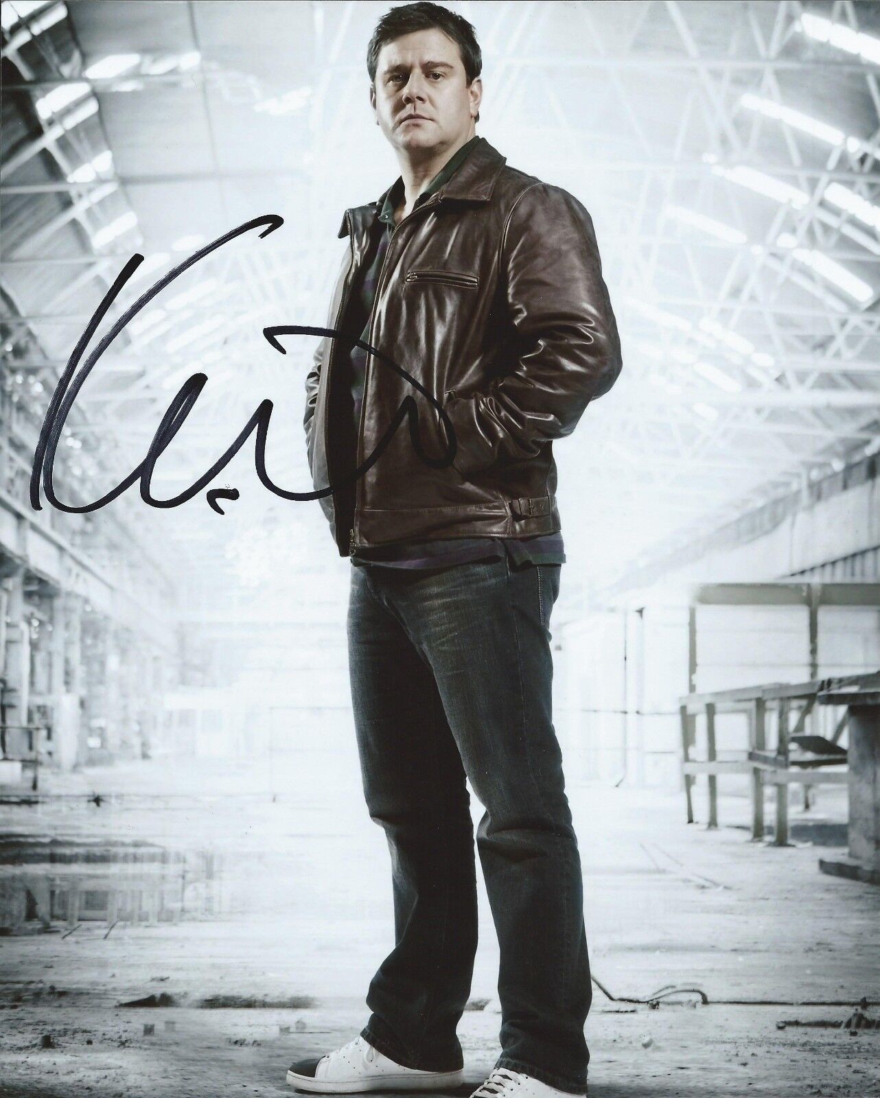 Kai Owen autograph - signed Torchwood Photo Poster painting - Hollyoaks - Dr Who