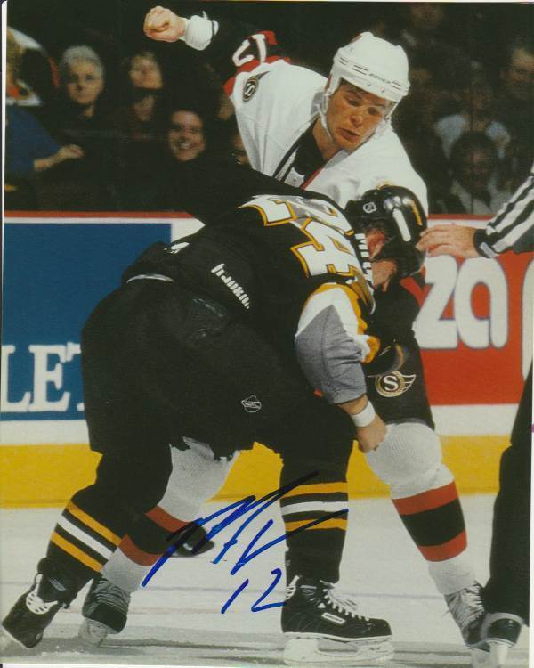 AWESOME MIKE FISHER SIGNED OTTAWA SENATORS FIGHT 8x10 Photo Poster painting! Autograph